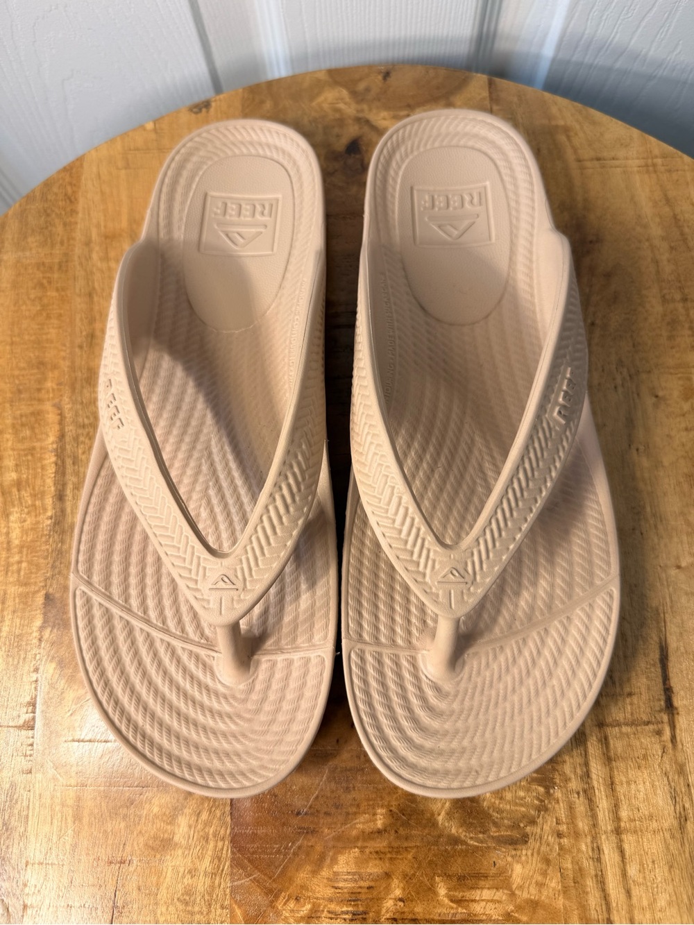 Reef Neutral Beige Foam Thong Sandals NWOT - Picture 2 of 4